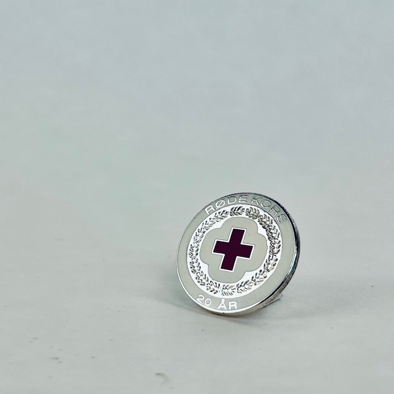 RK-emblem/årsnål nr. 6 - 20 år