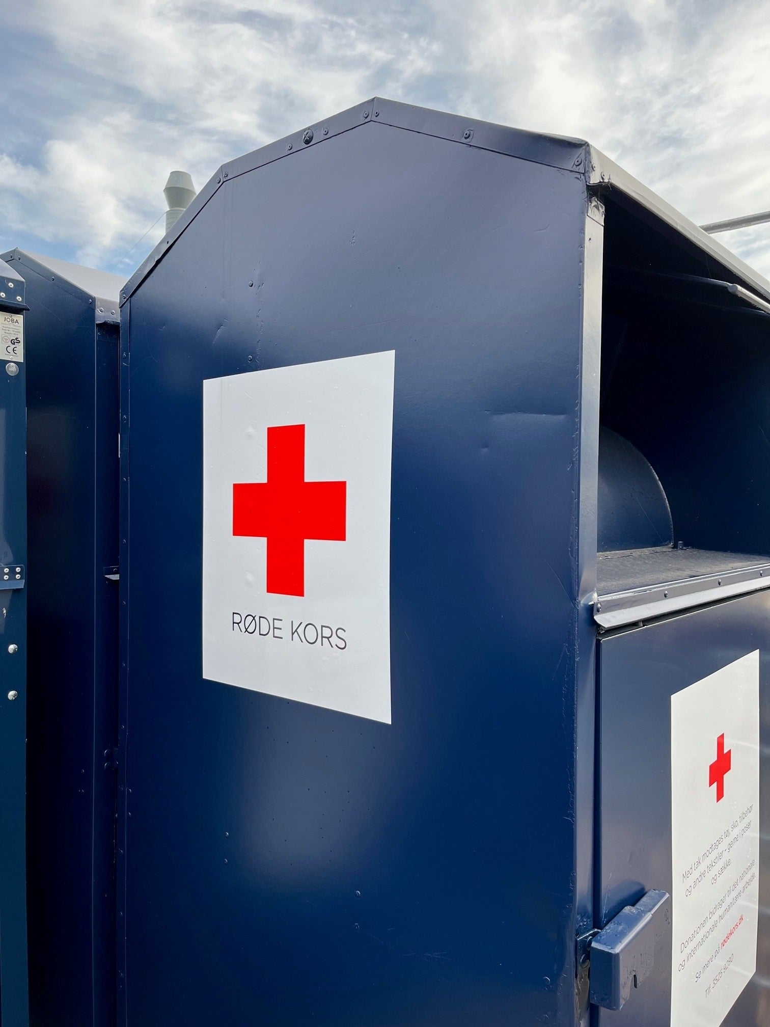 Streamer med Røde Kors Logo