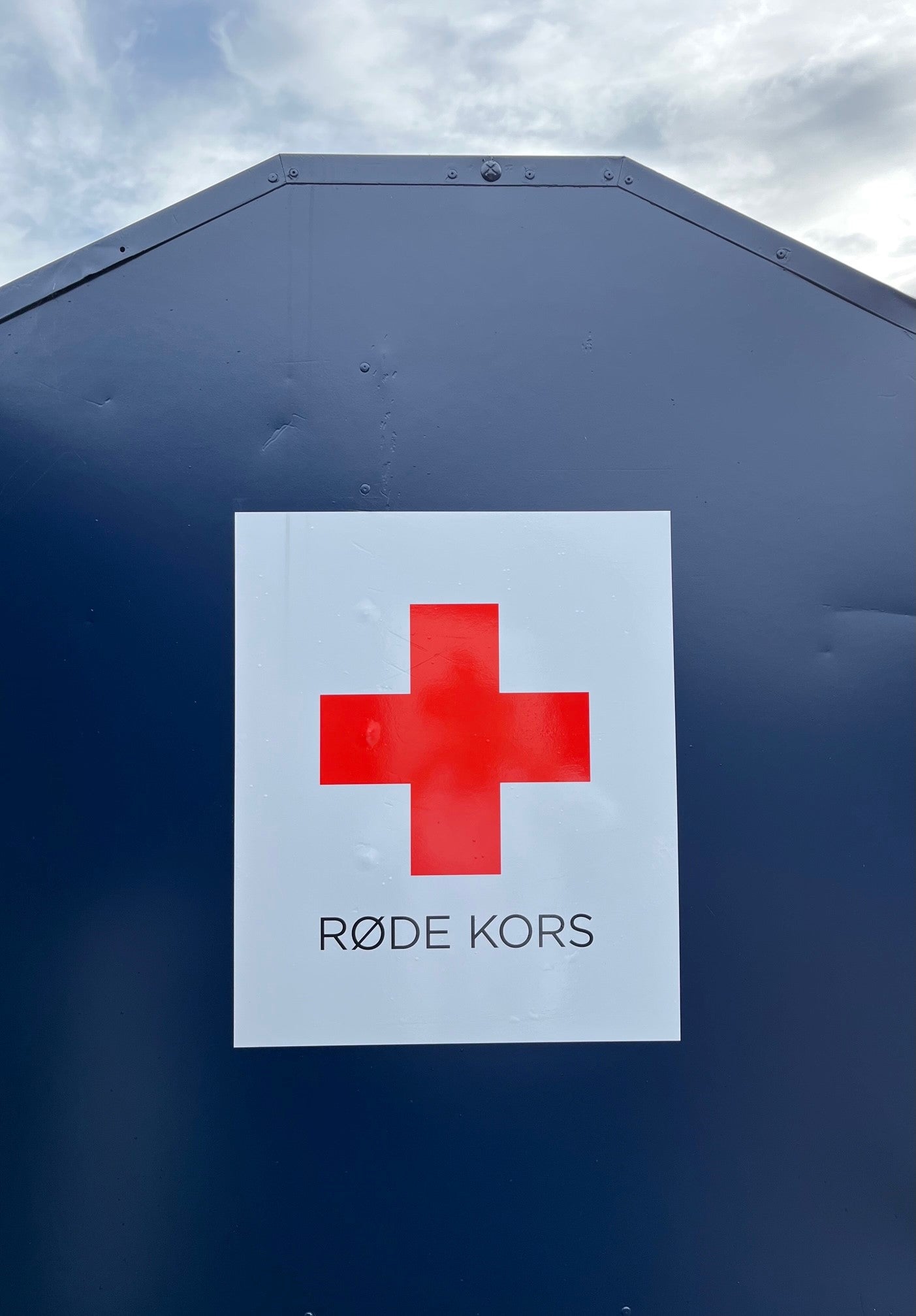 Streamer med Røde Kors Logo